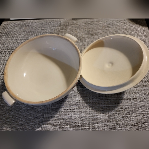 Universal Pottery Calico Fruit Casserole Ovenware Dish & Lid - Picture 5 of 5